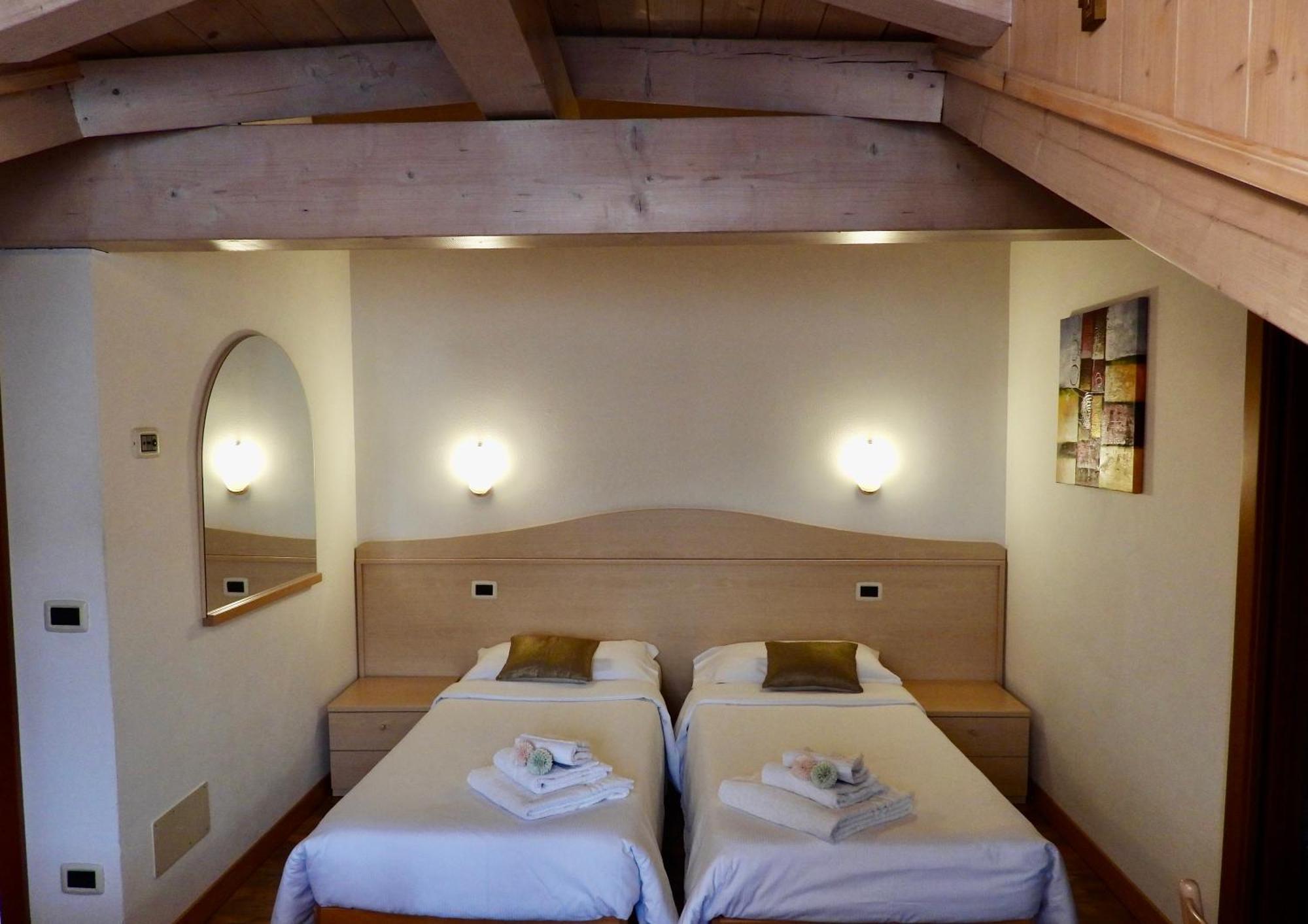 Hotel Garni Maffei Pinzolo Kültér fotó